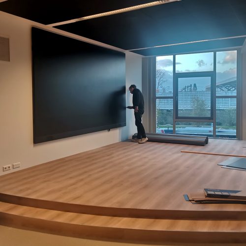 installation écran LED intérieur COB pitch 0.9