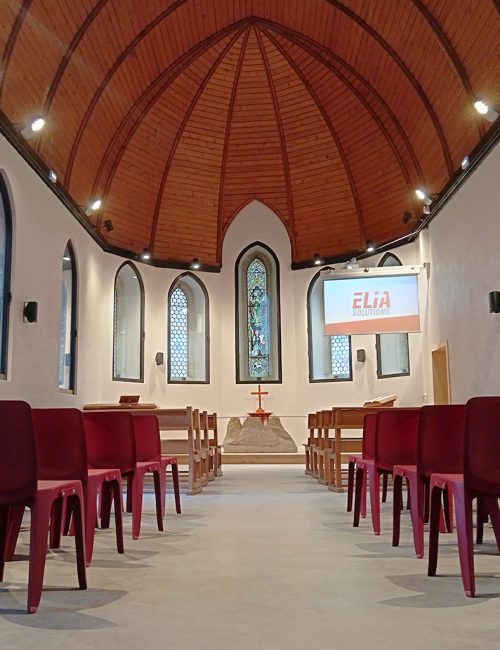 église équipé d'un système de vidéoprojection et sonorisation