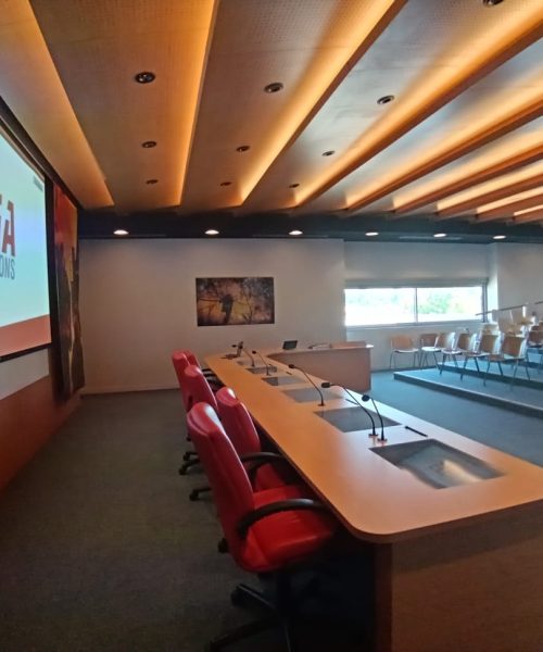 Salle de visioconférence équipée